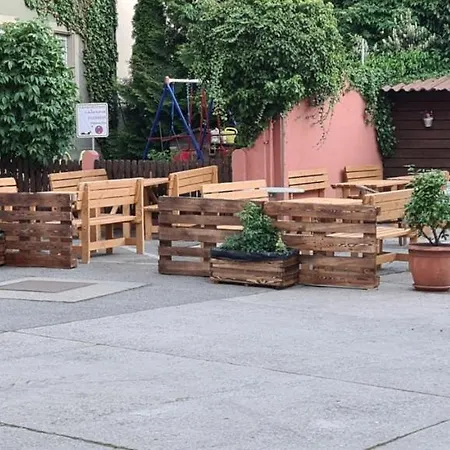 Rothenburger Hof Hotel 2*