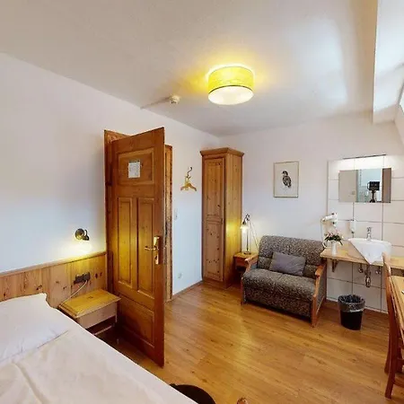 Rothenburger Hof Hotel 2*