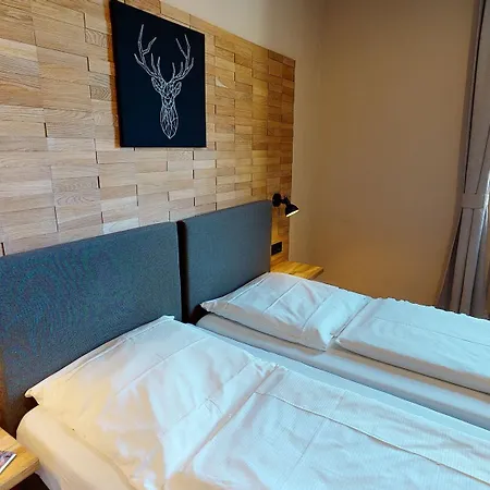 Hotel Rothenburger Hof 2*