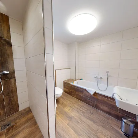Hotel Rothenburger Hof 2*